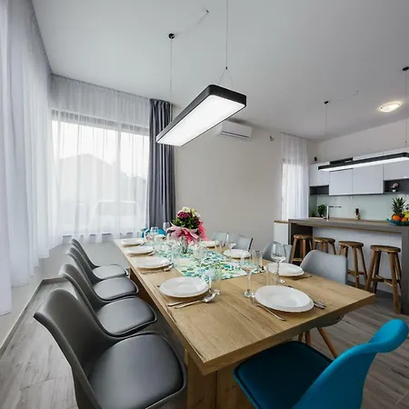 Luxury Morena Villa *